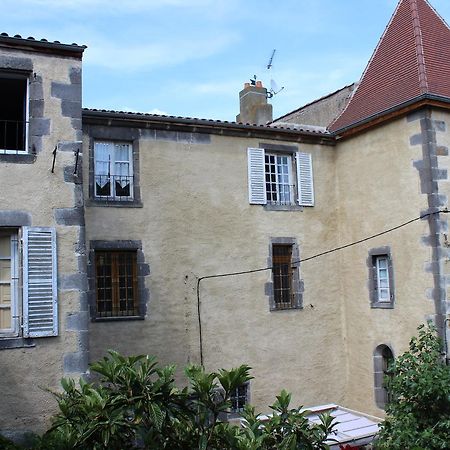 Menetrol Chateau De Bourrassol B&B 외부 사진